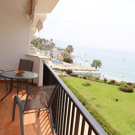 Apartamento En Nerja. Primera Linea De Playa Exterior photo