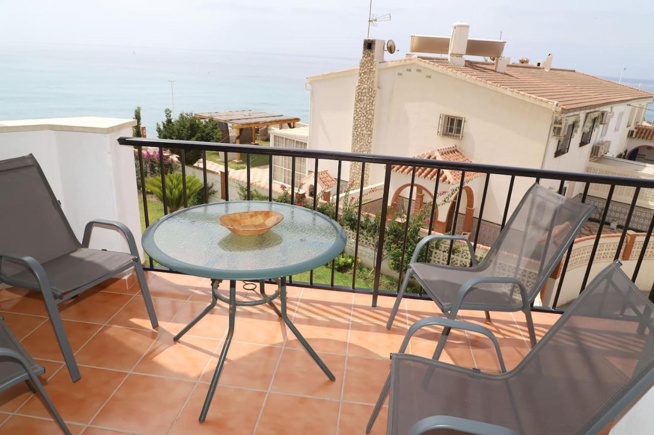 Apartamento En Nerja. Primera Linea De Playa Exterior photo